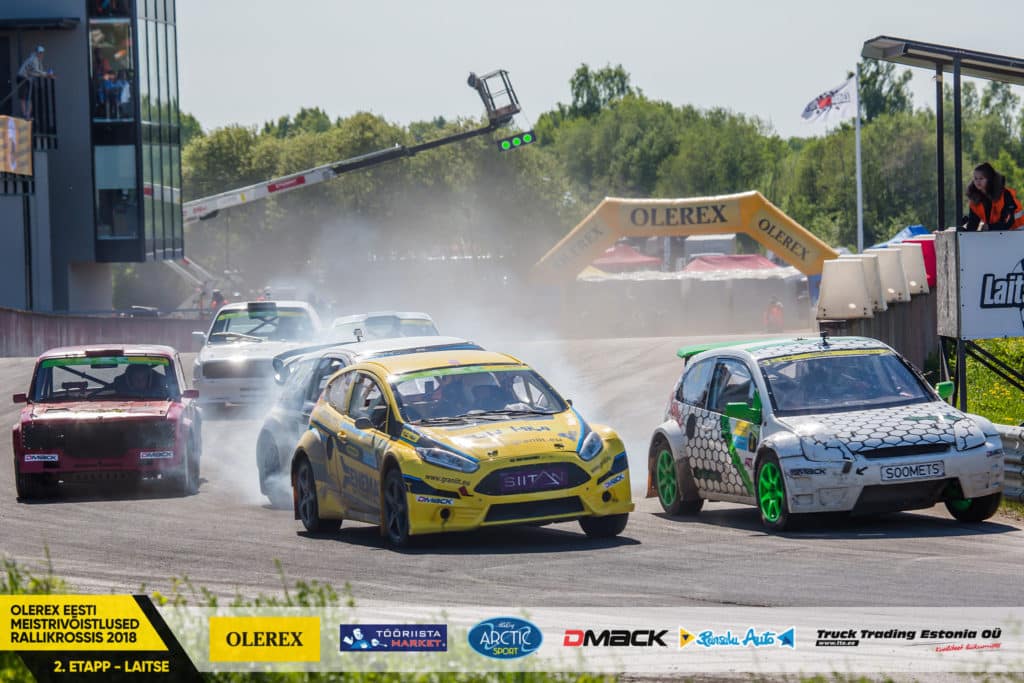 Foto: Touringcar klassi finaalsõit (Rallikross.ee / Marko Leesi).