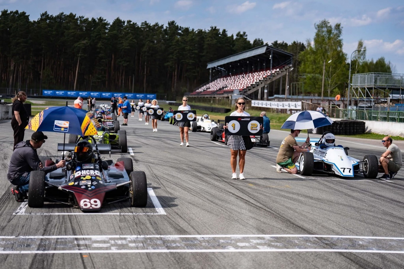 Riias Bikerneiki ringrajal toimunud ringrajasõidu Eesti ja Balti meistrivõistluste avaetapil WashCar Riga Summer Race saavutasid Eesti sõitjad arvukalt pjedesta